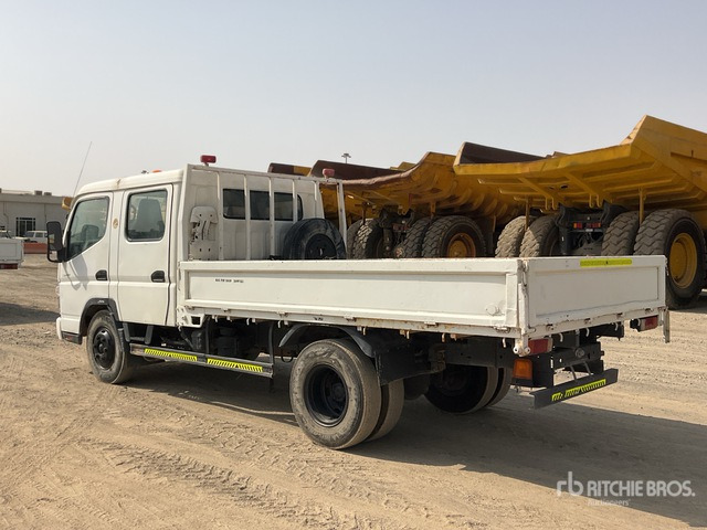 2012 Mitsubishi Canter 4x2 Crew Cab Flatbed Truck - Valníkový/ Plošinový nákladný automobil: obrázok 3 2012 Mitsubishi Canter 4x2 Crew Cab Flatbed Truck - Valníkový/ Plošinový nákladný automobil: obrázok 3