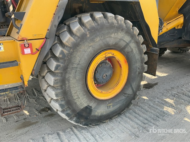 2015 Komatsu HM400-3 Articulated Dump Truck - Ťahačový kĺbový damper: obrázok 4 2015 Komatsu HM400-3 Articulated Dump Truck - Ťahačový kĺbový damper: obrázok 4