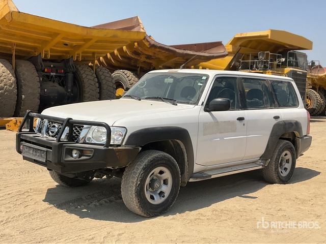2018 Nissan Patrol GL 4x4 SUV - SUV: obrázok 2 2018 Nissan Patrol GL 4x4 SUV - SUV: obrázok 2