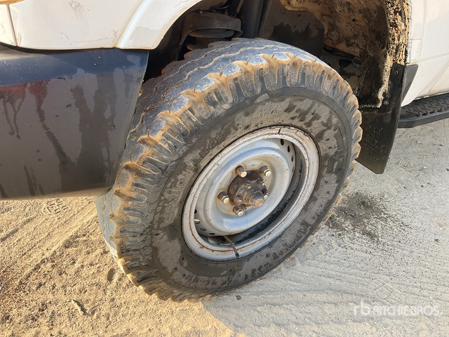 2018 Toyota Land Cruiser 78R 4x4 SUV - SUV: obrázok 5 2018 Toyota Land Cruiser 78R 4x4 SUV - SUV: obrázok 5