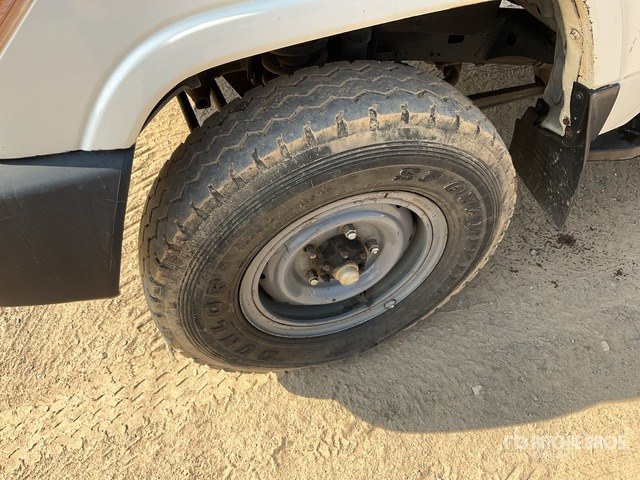 2018 Toyota Land Cruiser 78R 4x4 SUV - SUV: obrázok 4 2018 Toyota Land Cruiser 78R 4x4 SUV - SUV: obrázok 4