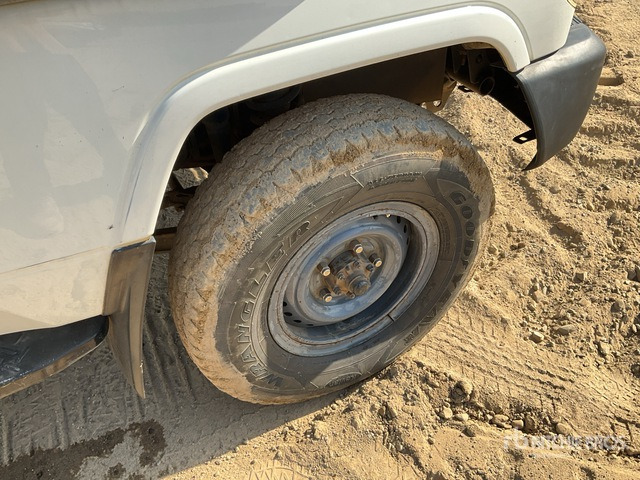 2018 Toyota Land Cruiser 78R 4x4 SUV - SUV: obrázok 5 2018 Toyota Land Cruiser 78R 4x4 SUV - SUV: obrázok 5