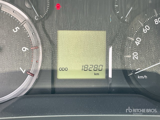 2018 Toyota Prado 150L 4x4 SUV - SUV: obrázok 3 2018 Toyota Prado 150L 4x4 SUV - SUV: obrázok 3