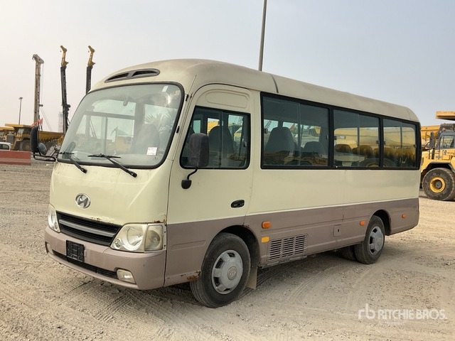 2016 Hyundai County 4x2 23-Seat Transit Bus - Autobus: obrázok 1 2016 Hyundai County 4x2 23-Seat Transit Bus - Autobus: obrázok 1