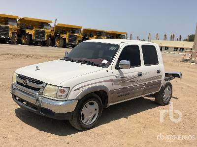 TOYOTA HILUX Crew Cab - Pick-up: obrázok 1 TOYOTA HILUX Crew Cab - Pick-up: obrázok 1