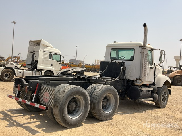 2005 Mack Granite CV713 6x4 T/A Day Cab Truck Tractor - Ťahač: obrázok 3 2005 Mack Granite CV713 6x4 T/A Day Cab Truck Tractor - Ťahač: obrázok 3