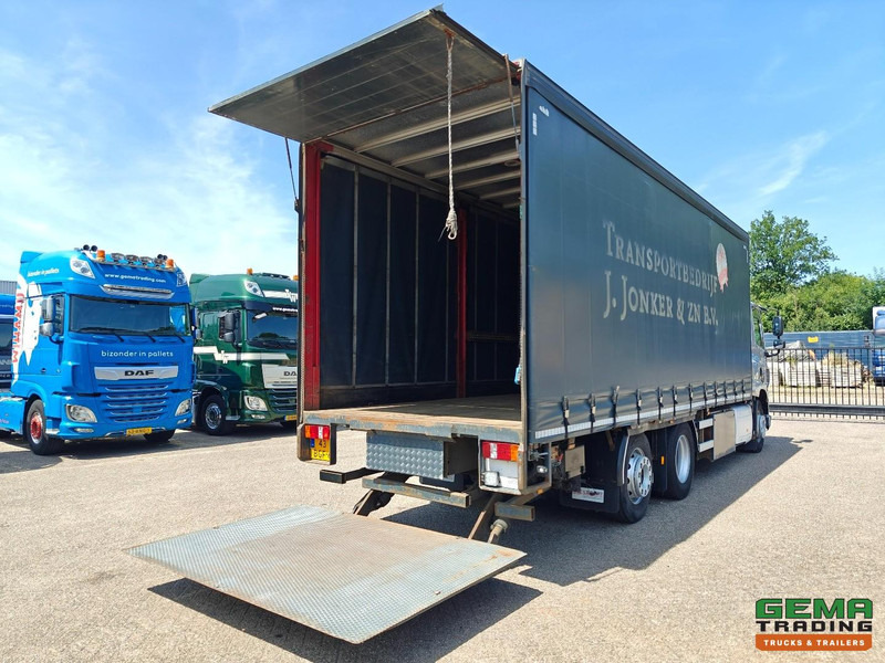 DAF CF 400 FAN 6x2/4 SpaceCab Euro6A - Schuifzeilenbak 7.7m + Laadklep 2000kg - HH Vloer - AanhangerKoppeling - Plachtové nákladné vozidlo: obrázok 2 DAF CF 400 FAN 6x2/4 SpaceCab Euro6A - Schuifzeilenbak 7.7m + Laadklep 2000kg - HH Vloer - AanhangerKoppeling - Plachtové nákladné vozidlo: obrázok 2