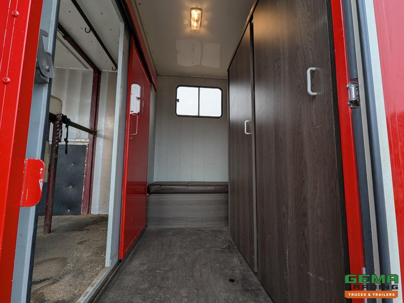 Iveco Tector ML120E24D 4x2 Euro3 DubbelCabine - Paardenwagen 3-Paards - Kleedruimte - Hydraulische klep- TOP! - Nákladné auto na prepravu koní: obrázok 5 Iveco Tector ML120E24D 4x2 Euro3 DubbelCabine - Paardenwagen 3-Paards - Kleedruimte - Hydraulische klep- TOP! - Nákladné auto na prepravu koní: obrázok 5