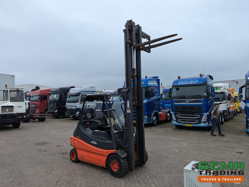 Linde E30 02 - 4058 uur - Duplex Mast - Volrubber Banden - Eurotron 80V-80A Oplader (M34) - Elektrický vysokozdvižný vozík: obrázok 2 Linde E30 02 - 4058 uur - Duplex Mast - Volrubber Banden - Eurotron 80V-80A Oplader (M34) - Elektrický vysokozdvižný vozík: obrázok 2