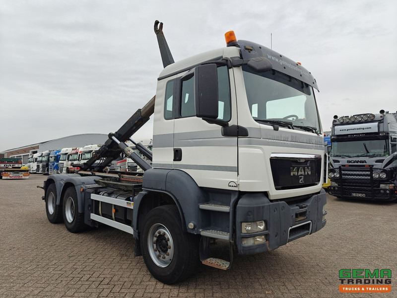MAN TGS-TGX 26.440 6x4 Dagcabine Euro5 - AJK 20T HaakarmSysteem - Volledig Bladgeveerd - Naafreductie - Handgeschakeld - Hákový nosič kontajnerov: obrázok 4 MAN TGS-TGX 26.440 6x4 Dagcabine Euro5 - AJK 20T HaakarmSysteem - Volledig Bladgeveerd - Naafreductie - Handgeschakeld - Hákový nosič kontajnerov: obrázok 4