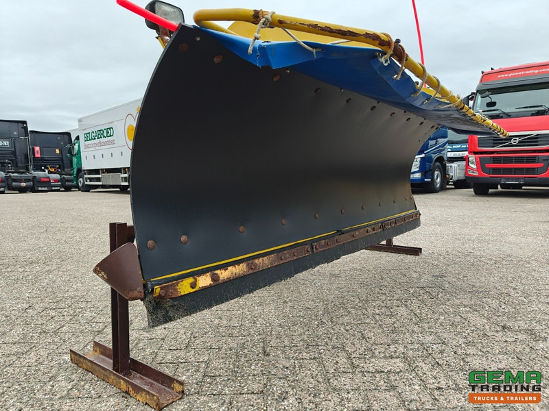 NIDO HYL-240-K24V EPZ-0 SneeuwSchuiver - Hydraulisch verstelbaar - 24V - 2.7M - Radlica na sneh: obrázok 1 NIDO HYL-240-K24V EPZ-0 SneeuwSchuiver - Hydraulisch verstelbaar - 24V - 2.7M - Radlica na sneh: obrázok 1