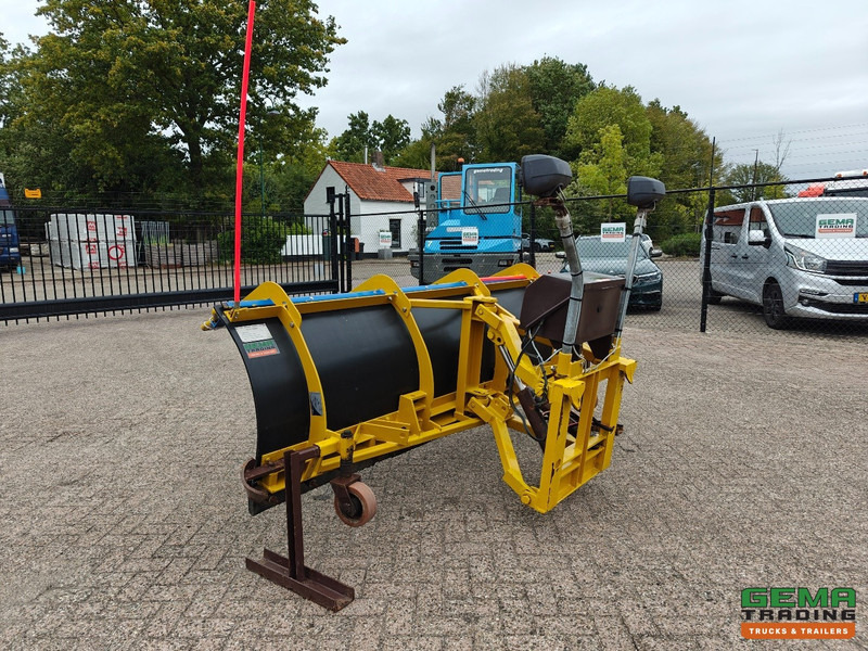 NIDO HYL-240-K24V EPZ-0 SneeuwSchuiver - Hydraulisch verstelbaar - 24V - 2.7M - Radlica na sneh: obrázok 2 NIDO HYL-240-K24V EPZ-0 SneeuwSchuiver - Hydraulisch verstelbaar - 24V - 2.7M - Radlica na sneh: obrázok 2