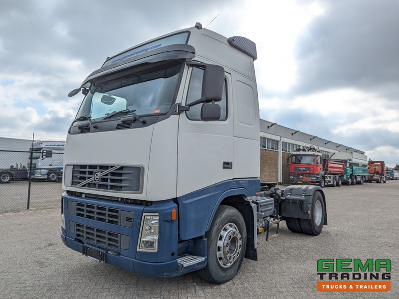Volvo FH400 4x2 Euro5 FH400 4x2 Globetrotter Euro5 - ADR FL AT OX (T1513) - Ťahač: obrázok 1 Volvo FH400 4x2 Euro5 FH400 4x2 Globetrotter Euro5 - ADR FL AT OX (T1513) - Ťahač: obrázok 1