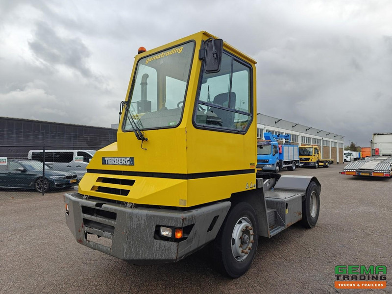 Terberg YT180 Schotel 25T - Naafreductie - Cummins - Landbouw Kenteken 40km/h - Terminálový ťahač: obrázok 1 Terberg YT180 Schotel 25T - Naafreductie - Cummins - Landbouw Kenteken 40km/h - Terminálový ťahač: obrázok 1