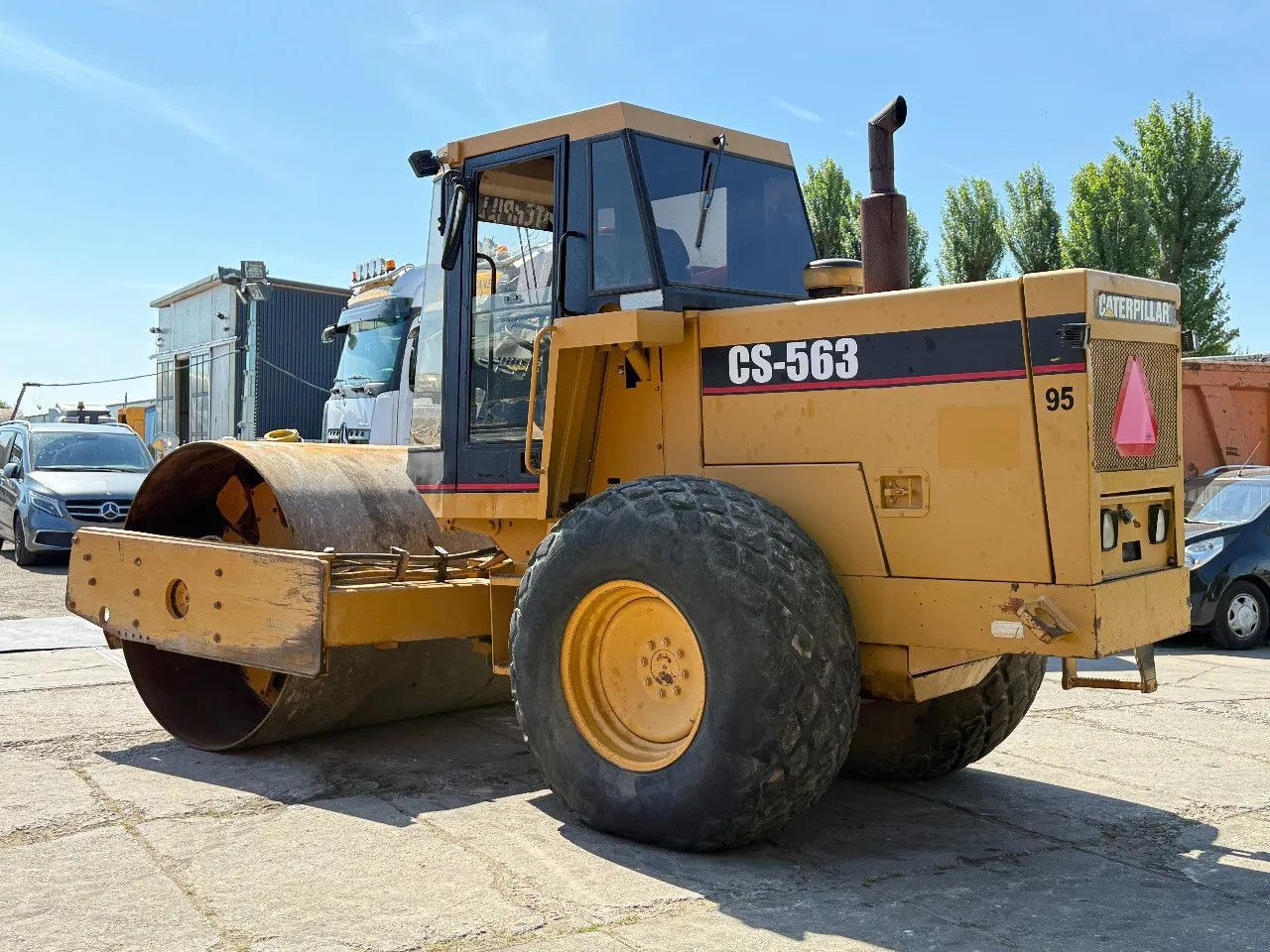 CAT CS 563 Roller with vibration - Kompaktor: obrázok 3 CAT CS 563 Roller with vibration - Kompaktor: obrázok 3
