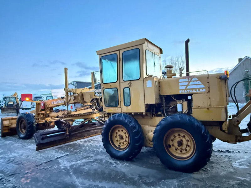 Fiat Allis FG85 ARTICULATED GRADER Ripper + Front blade - Zrovnávač: obrázok 3 Fiat Allis FG85 ARTICULATED GRADER Ripper + Front blade - Zrovnávač: obrázok 3