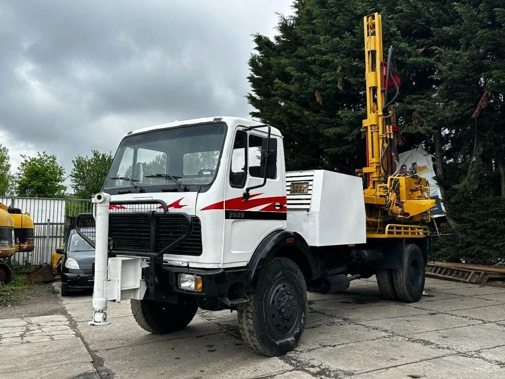 Mercedes-Benz 2028 4X4 DRILLING RIG WIRTH 250M I Mercedes-Benz 2028 4X4 DRILLING RIG WIRTH - Vrtné príslušenstvo: obrázok 2 Mercedes-Benz 2028 4X4 DRILLING RIG WIRTH 250M I Mercedes-Benz 2028 4X4 DRILLING RIG WIRTH - Vrtné príslušenstvo: obrázok 2
