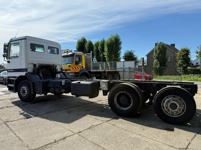 Mercedes-Benz ACTROS 2540 V6 6X2 Chassis Spring/Air EPS 3 Pedal - Podvozek s kabinou: obrázok 4 Mercedes-Benz ACTROS 2540 V6 6X2 Chassis Spring/Air EPS 3 Pedal - Podvozek s kabinou: obrázok 4