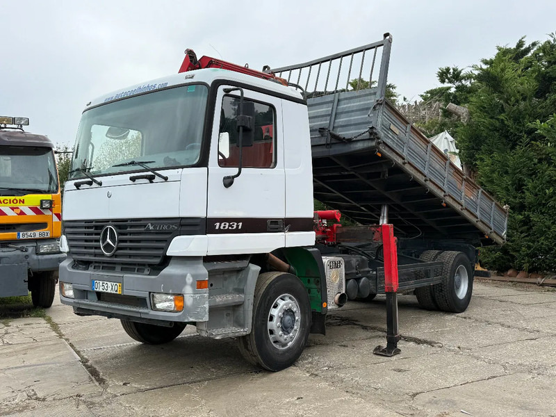 Mercedes-Benz Actros 1831 V6 4X2 Tipper + crane EPS Manual Gearbox 3 peddal - Sklápač, Auto s hydraulickou rukou: obrázok 2 Mercedes-Benz Actros 1831 V6 4X2 Tipper + crane EPS Manual Gearbox 3 peddal - Sklápač, Auto s hydraulickou rukou: obrázok 2