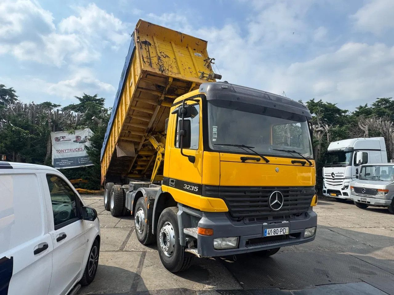 Mercedes-Benz Actros 3235 V6 8X4 Tipper Spring/Spring Manual G - Sklápač: obrázok 1 Mercedes-Benz Actros 3235 V6 8X4 Tipper Spring/Spring Manual G - Sklápač: obrázok 1