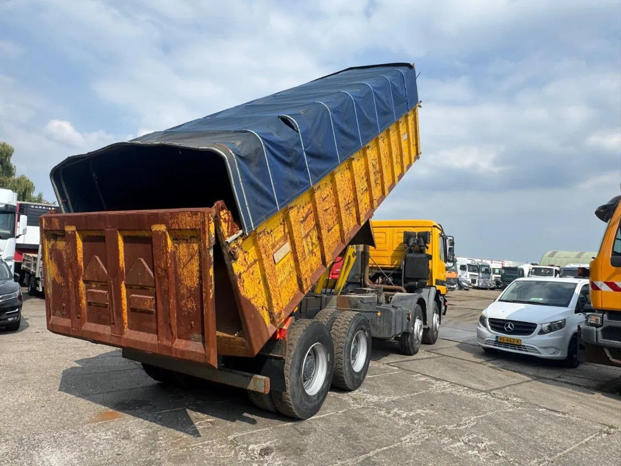 Mercedes-Benz Actros 3235 V6 8X4 Tipper Spring/Spring Manual G - Sklápač: obrázok 4 Mercedes-Benz Actros 3235 V6 8X4 Tipper Spring/Spring Manual G - Sklápač: obrázok 4