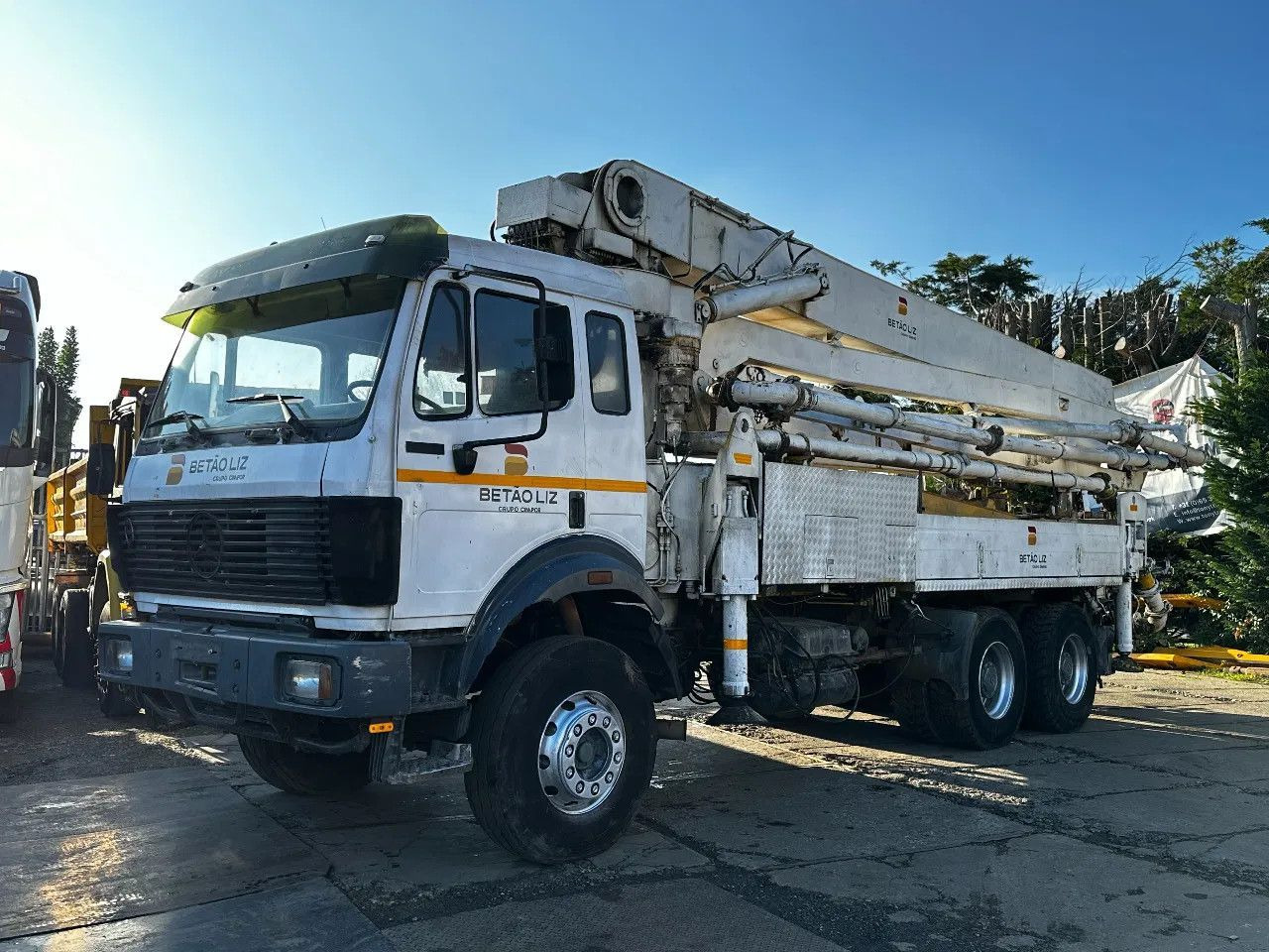 Mercedes-Benz SK 2631 6X4 LSB 36M BETONPOMP 370 BAR Mercedes-Benz SK 2631 6X4 LSB 36M BETONPOMP 370 BAR - Domiešavač s pumpou: obrázok 2 Mercedes-Benz SK 2631 6X4 LSB 36M BETONPOMP 370 BAR Mercedes-Benz SK 2631 6X4 LSB 36M BETONPOMP 370 BAR - Domiešavač s pumpou: obrázok 2
