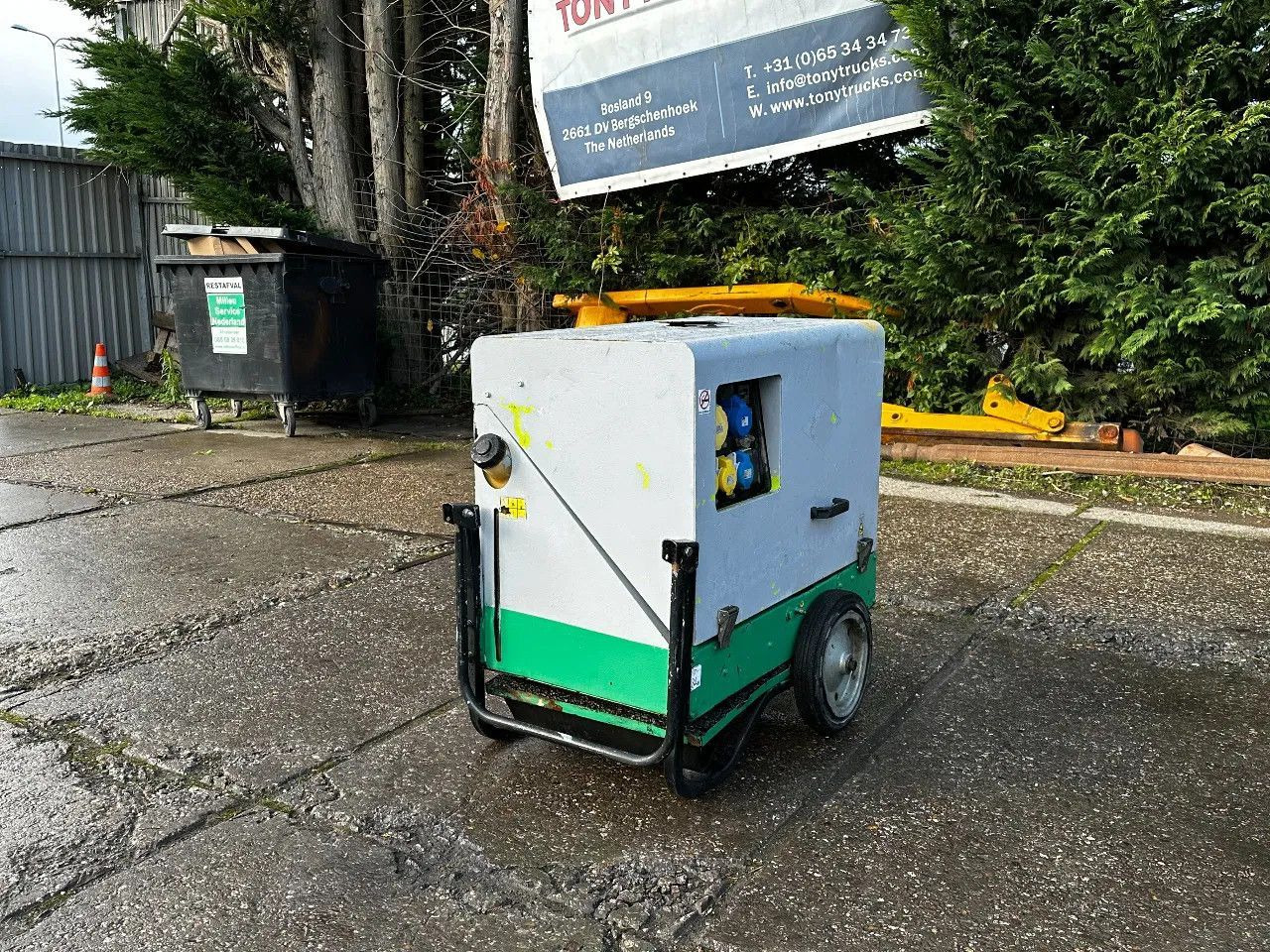Pramac P6000S2 6KVA Generator Pramac P6000S2 6KVA Generator - Elektrický generátor: obrázok 3 Pramac P6000S2 6KVA Generator Pramac P6000S2 6KVA Generator - Elektrický generátor: obrázok 3