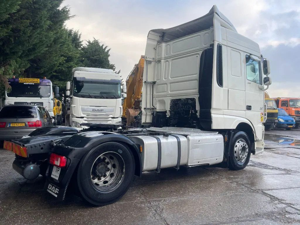 DAF XF 460 4X2 Tractor-unit Spring/Air Retarder DAF XF 106.460 4X2 Tractor-unit Spring/Air Retarder - Ťahač: obrázok 4 DAF XF 460 4X2 Tractor-unit Spring/Air Retarder DAF XF 106.460 4X2 Tractor-unit Spring/Air Retarder - Ťahač: obrázok 4