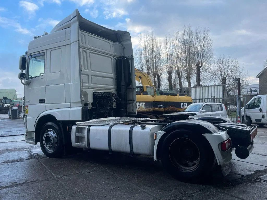 DAF XF 460 4X2 Tractor-unit Spring/Air Retarder DAF XF 106.460 4X2 Tractor-unit Spring/Air Retarder - Ťahač: obrázok 3 DAF XF 460 4X2 Tractor-unit Spring/Air Retarder DAF XF 106.460 4X2 Tractor-unit Spring/Air Retarder - Ťahač: obrázok 3