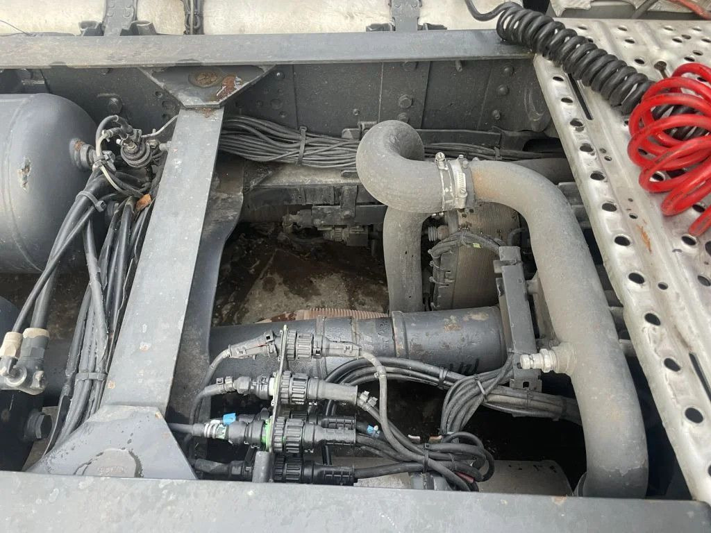 Scania R560 V8 4X2 Tractor-unit Retarder Euro5 Scania R560 V8 4X2 Tractor-unit Retarder Euro5 - Ťahač: obrázok 5 Scania R560 V8 4X2 Tractor-unit Retarder Euro5 Scania R560 V8 4X2 Tractor-unit Retarder Euro5 - Ťahač: obrázok 5