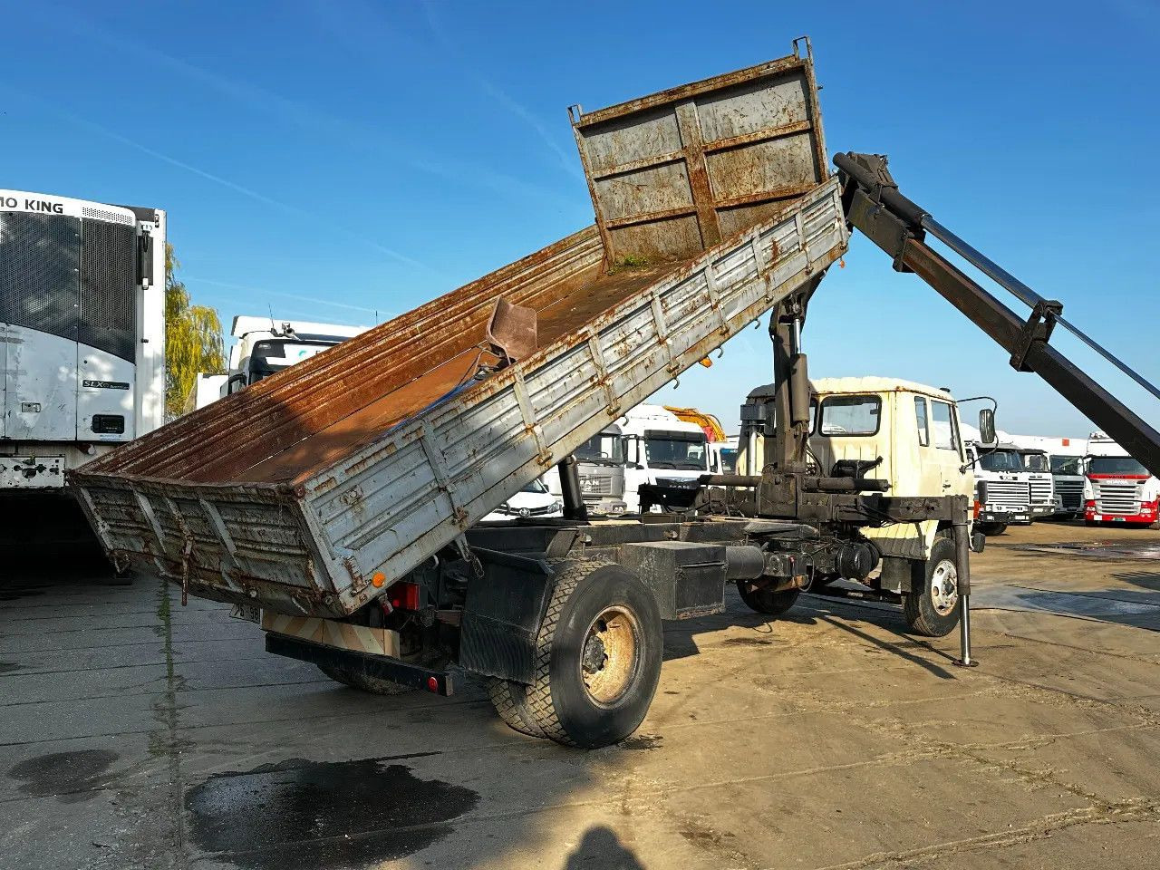Toyota HINO 14T 4X2 Tipper+Crane Hiab 765 Spring/Spring - Sklápač: obrázok 4 Toyota HINO 14T 4X2 Tipper+Crane Hiab 765 Spring/Spring - Sklápač: obrázok 4