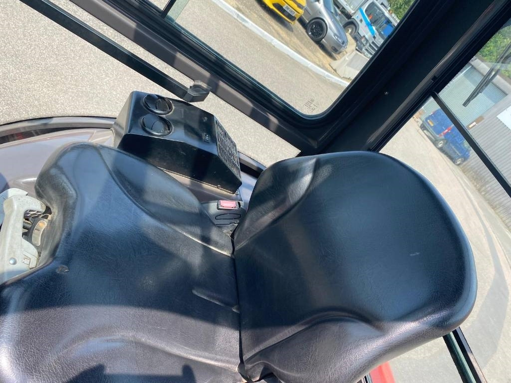 Leasing Manitou Mi25D  Manitou Mi25D: obrázok 25