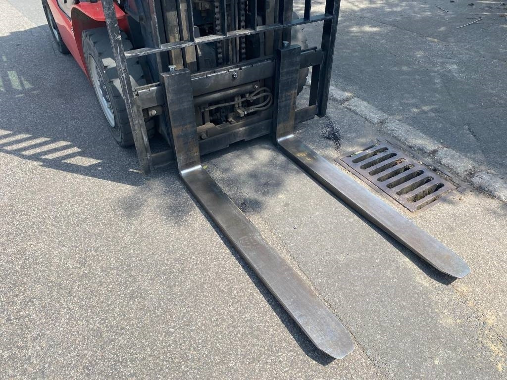 Manitou Mi25D - Dieselový vysokozdvižný vozík: obrázok 4 Manitou Mi25D - Dieselový vysokozdvižný vozík: obrázok 4