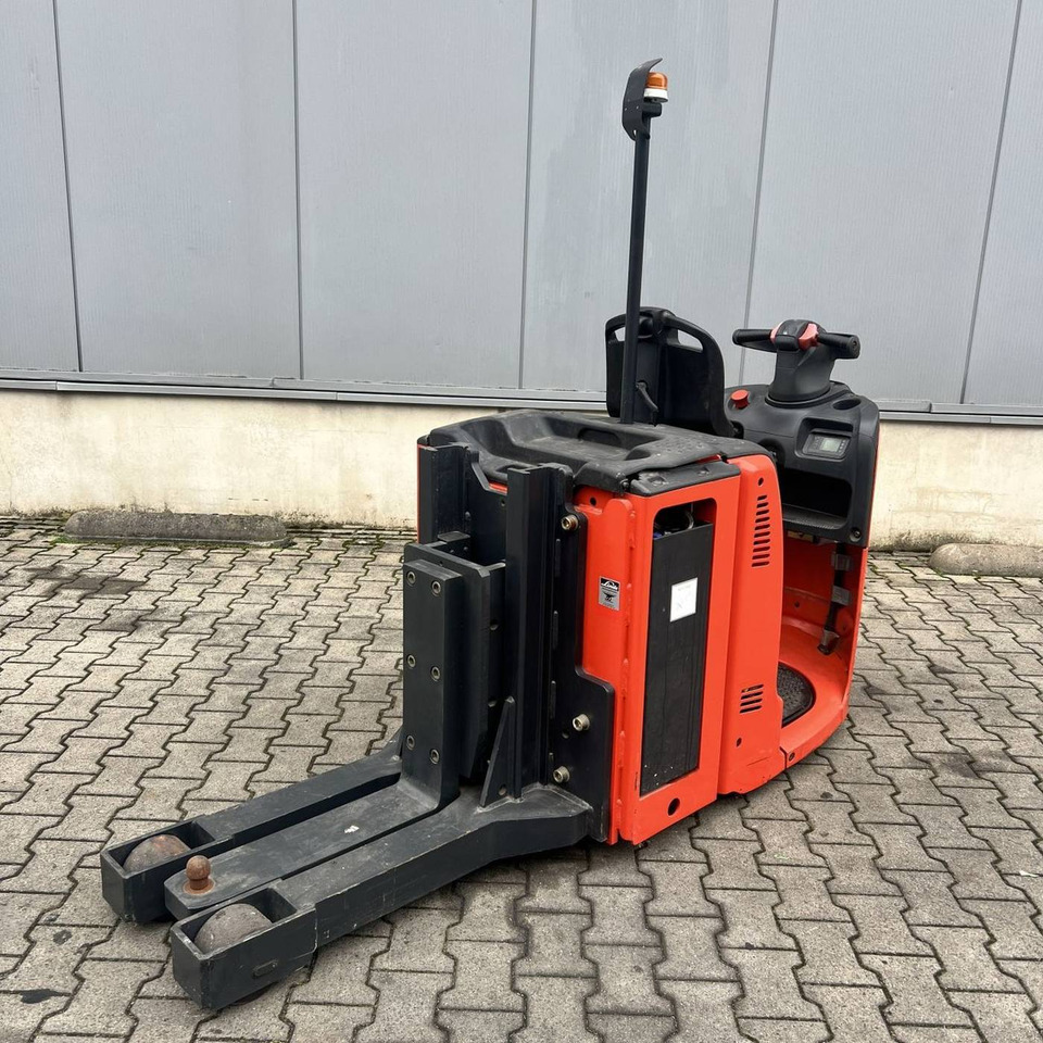 Linde P30 (132) - Elektricky tahač: obrázok 2 Linde P30 (132) - Elektricky tahač: obrázok 2