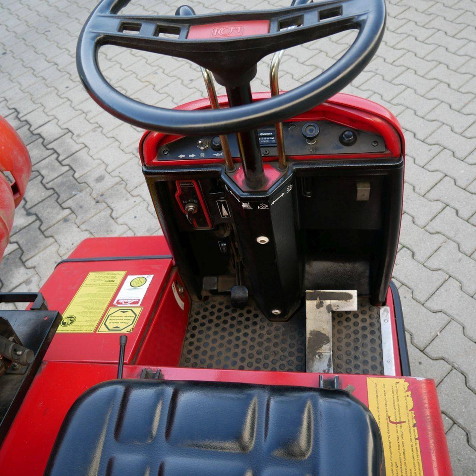 RCM 703H (LPG) - Priemyselný zametací stroj: obrázok 4 RCM 703H (LPG) - Priemyselný zametací stroj: obrázok 4