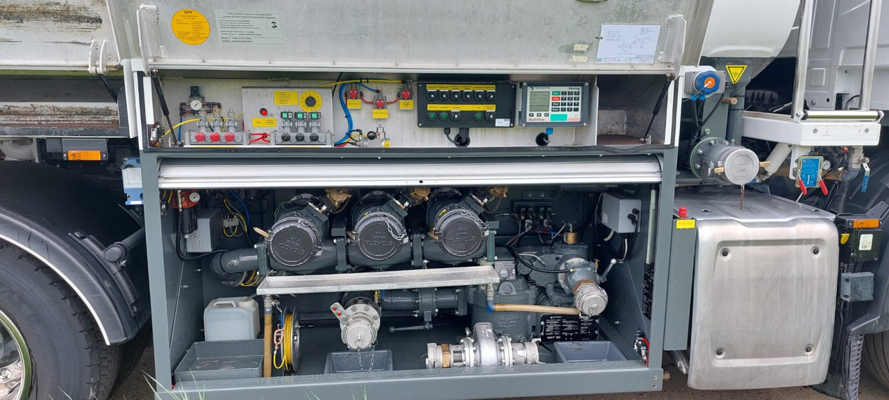 Cisternové vozidlo DAF XD300FA: obrázok 13