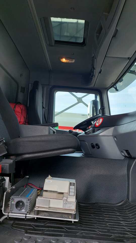 MERCEDES ACTROS - Cisternové vozidlo: obrázok 3 MERCEDES ACTROS - Cisternové vozidlo: obrázok 3