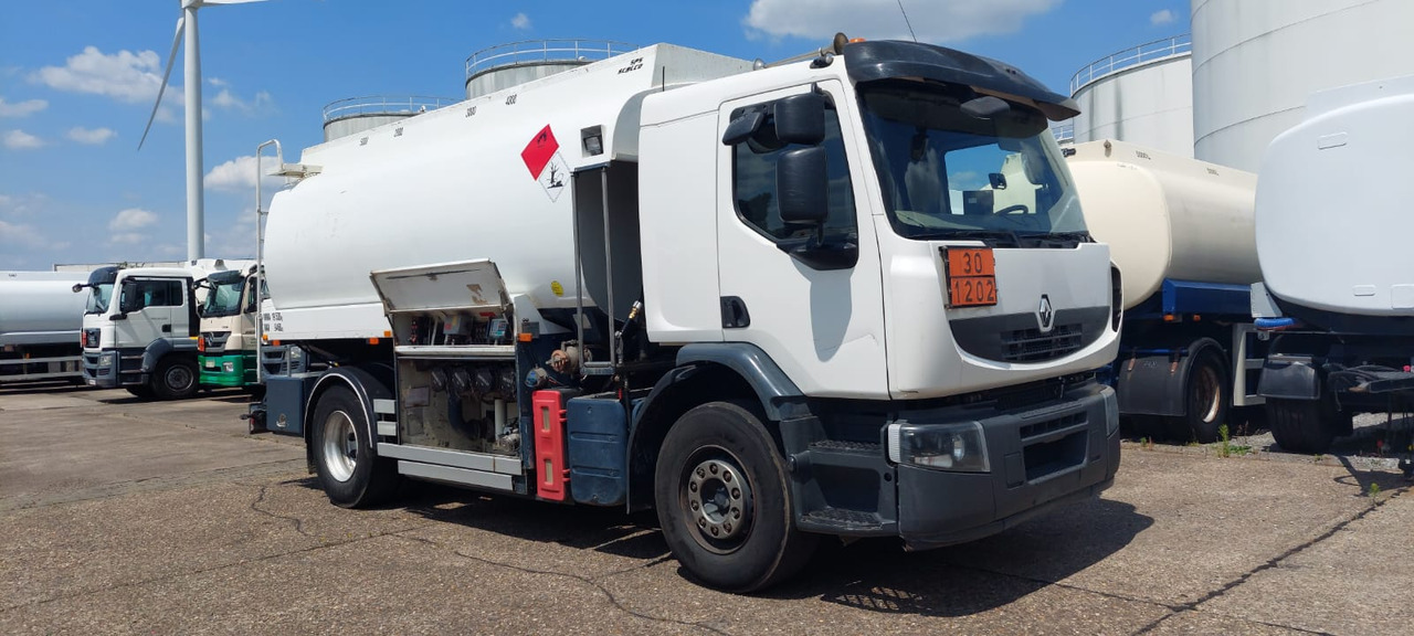 RENAULT - Cisternové vozidlo: obrázok 4 RENAULT - Cisternové vozidlo: obrázok 4