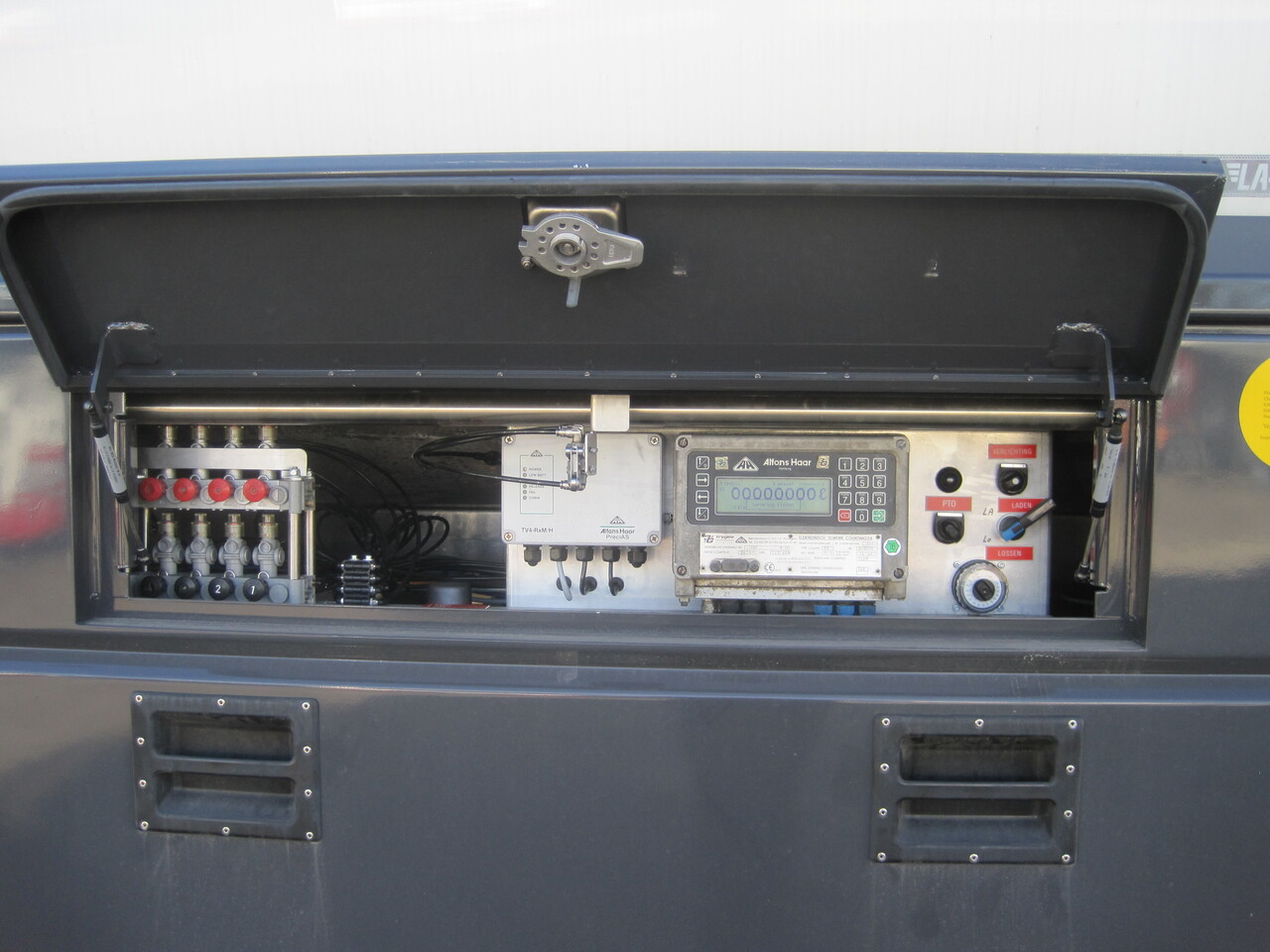 SCANIA G370 - Cisternové vozidlo: obrázok 2 SCANIA G370 - Cisternové vozidlo: obrázok 2