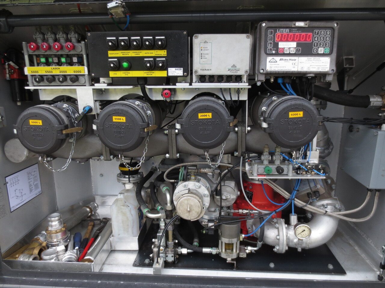 SCANIA G370 - Cisternové vozidlo: obrázok 4 SCANIA G370 - Cisternové vozidlo: obrázok 4