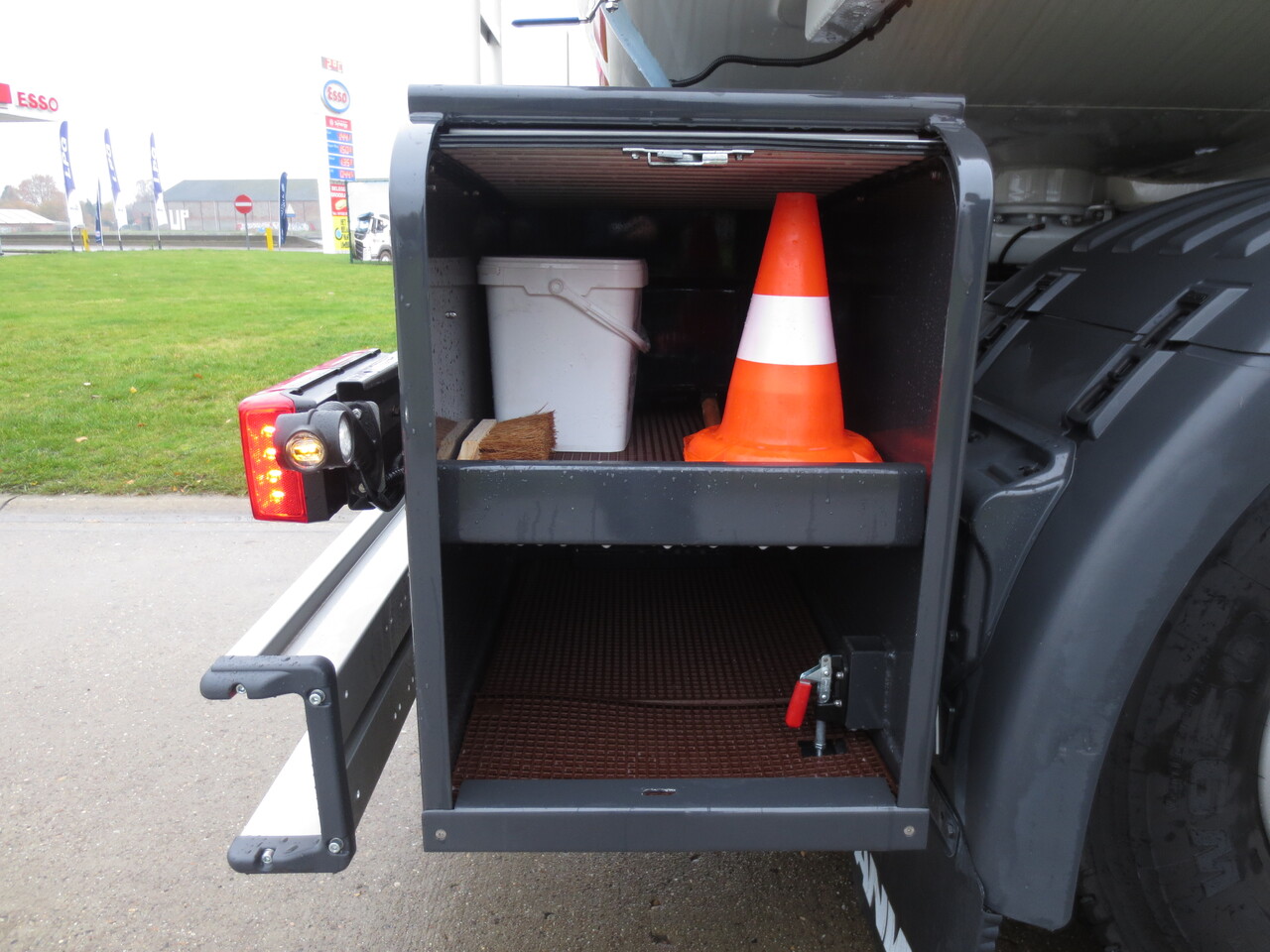 SCANIA G370 - Cisternové vozidlo: obrázok 5 SCANIA G370 - Cisternové vozidlo: obrázok 5