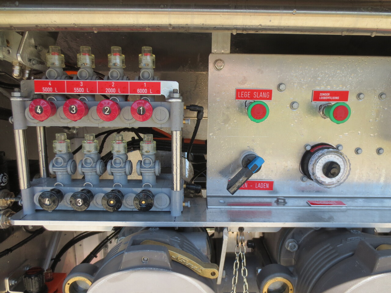 SCANIA G370 - Cisternové vozidlo: obrázok 2 SCANIA G370 - Cisternové vozidlo: obrázok 2