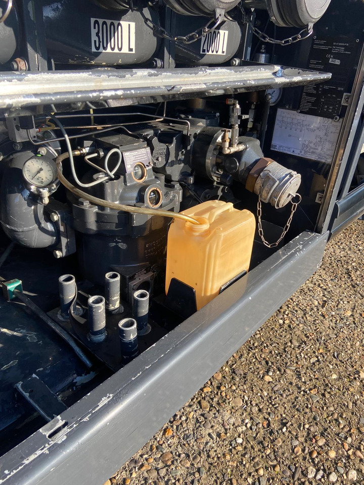 SCANIA P410 - Cisternové vozidlo: obrázok 5 SCANIA P410 - Cisternové vozidlo: obrázok 5