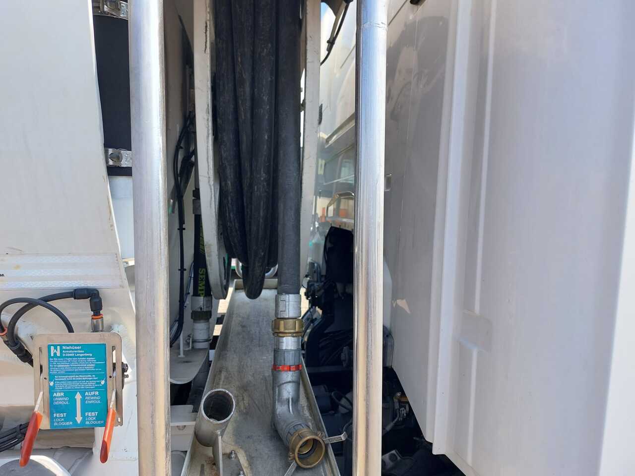 SCANIA PRT - Cisternové vozidlo: obrázok 2 SCANIA PRT - Cisternové vozidlo: obrázok 2