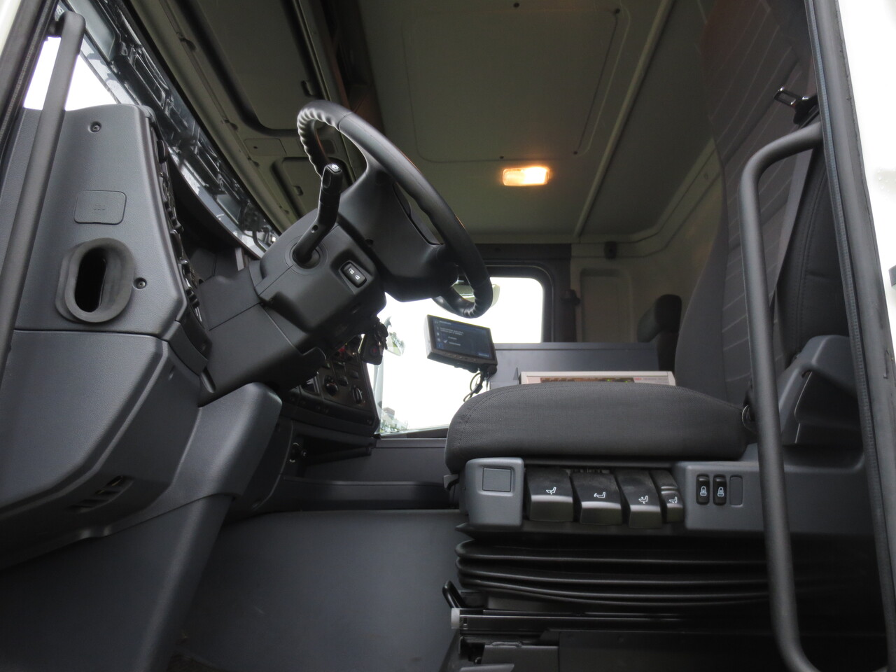 Cisternové vozidlo Scania G370: obrázok 7