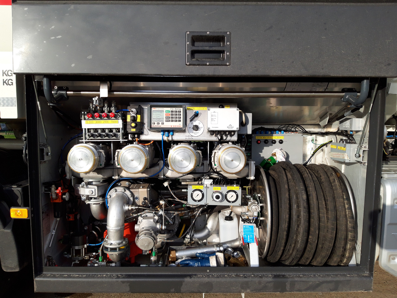 Cisternové vozidlo VOLVO FM: obrázok 12