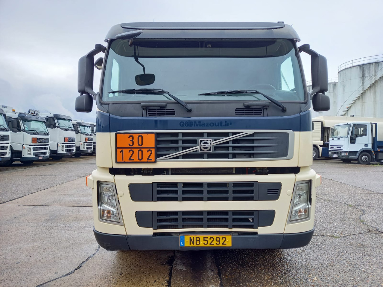 VOLVO FM (lot of 3) - Cisternové vozidlo: obrázok 2 VOLVO FM (lot of 3) - Cisternové vozidlo: obrázok 2