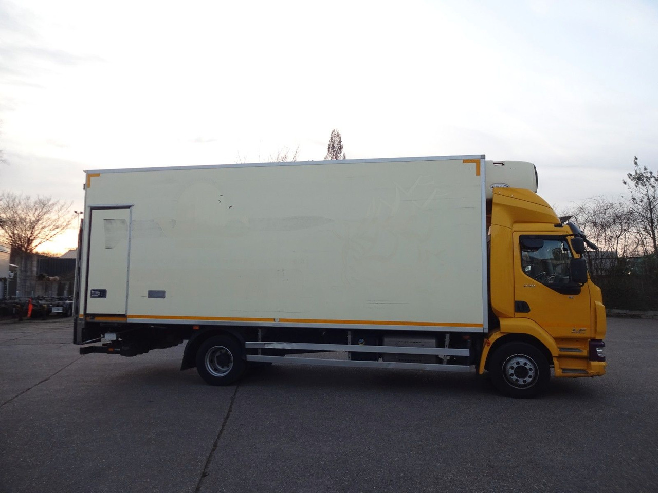 DAF LF 230, 12 T, LBW, Türen, Klima, Automat, Kamera - Skříňový nákladní auto: obrázok 4 DAF LF 230, 12 T, LBW, Türen, Klima, Automat, Kamera - Skříňový nákladní auto: obrázok 4