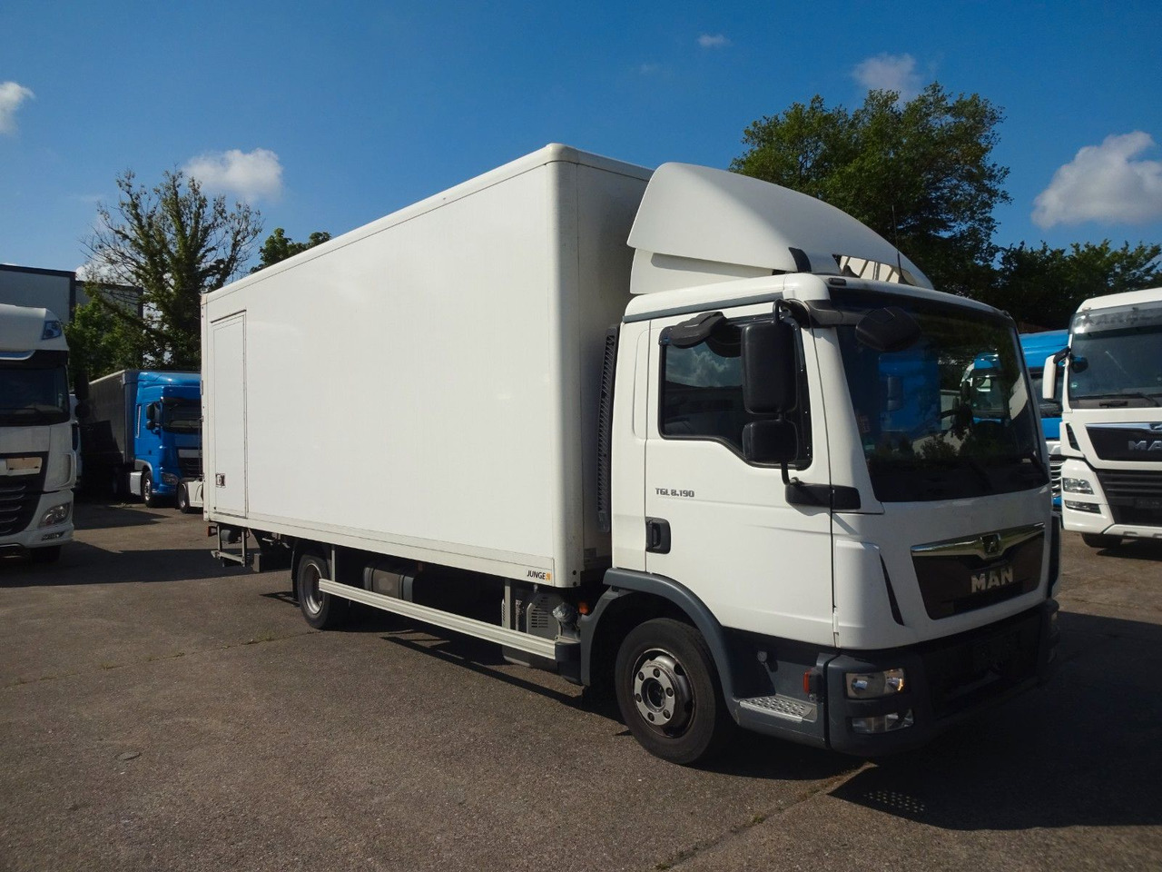 MAN TGL 8.190, LBW, Luft, Tempomat, Standheizung - Dodávka skriňová nadstavba: obrázok 1 MAN TGL 8.190, LBW, Luft, Tempomat, Standheizung - Dodávka skriňová nadstavba: obrázok 1