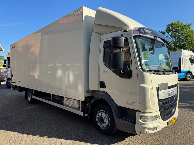 DAF LF 210 12T Airco 7.3M Koffer LBW 449.300KM NL Truck - Skříňový nákladní auto: obrázok 2 DAF LF 210 12T Airco 7.3M Koffer LBW 449.300KM NL Truck - Skříňový nákladní auto: obrázok 2